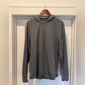 Men’s Heather grey lululemon hooded shirt